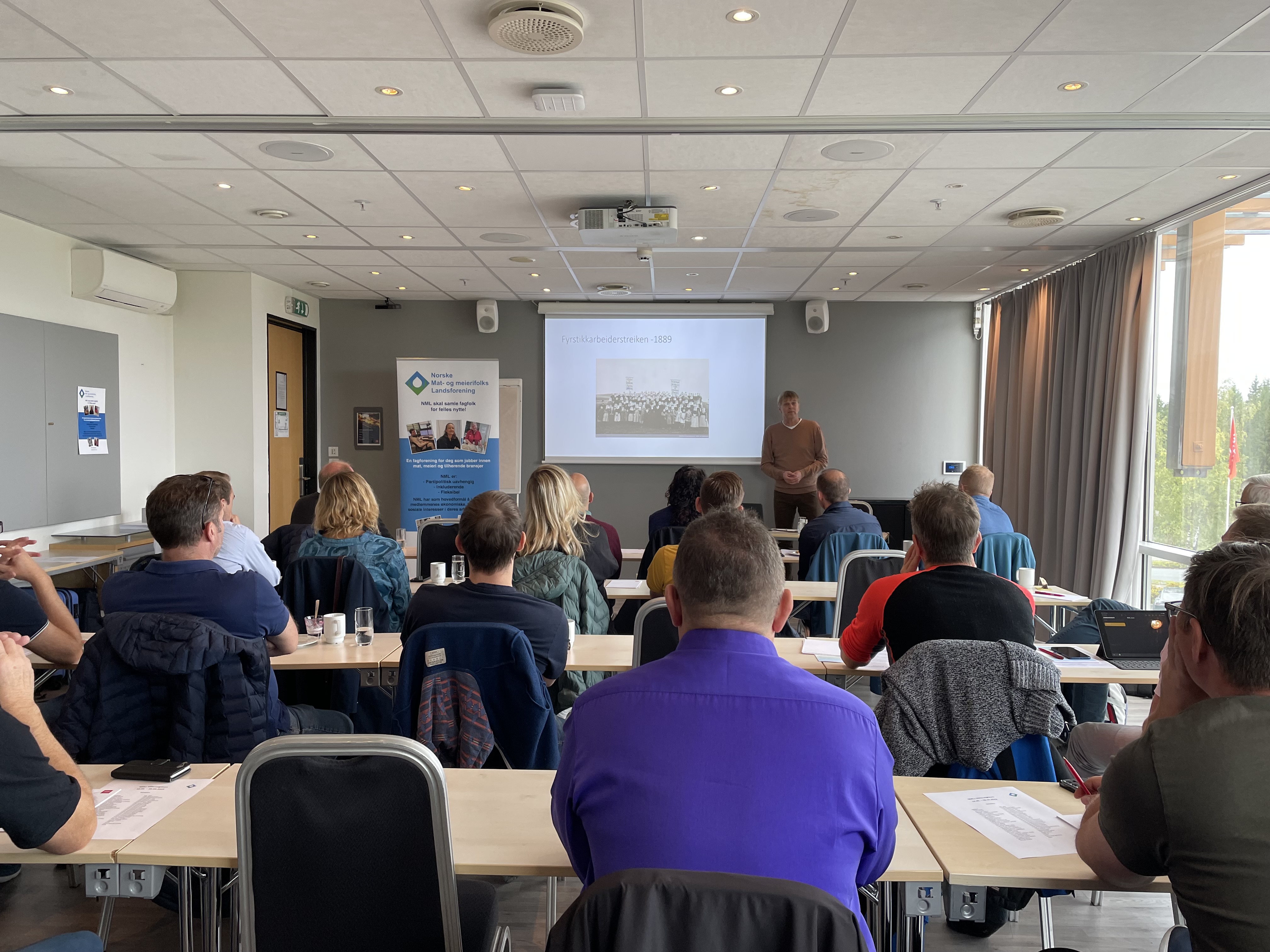 Dagskurs i dagsaktuelle tillitsvalgtsaker/arbeidslivets spilleregler.