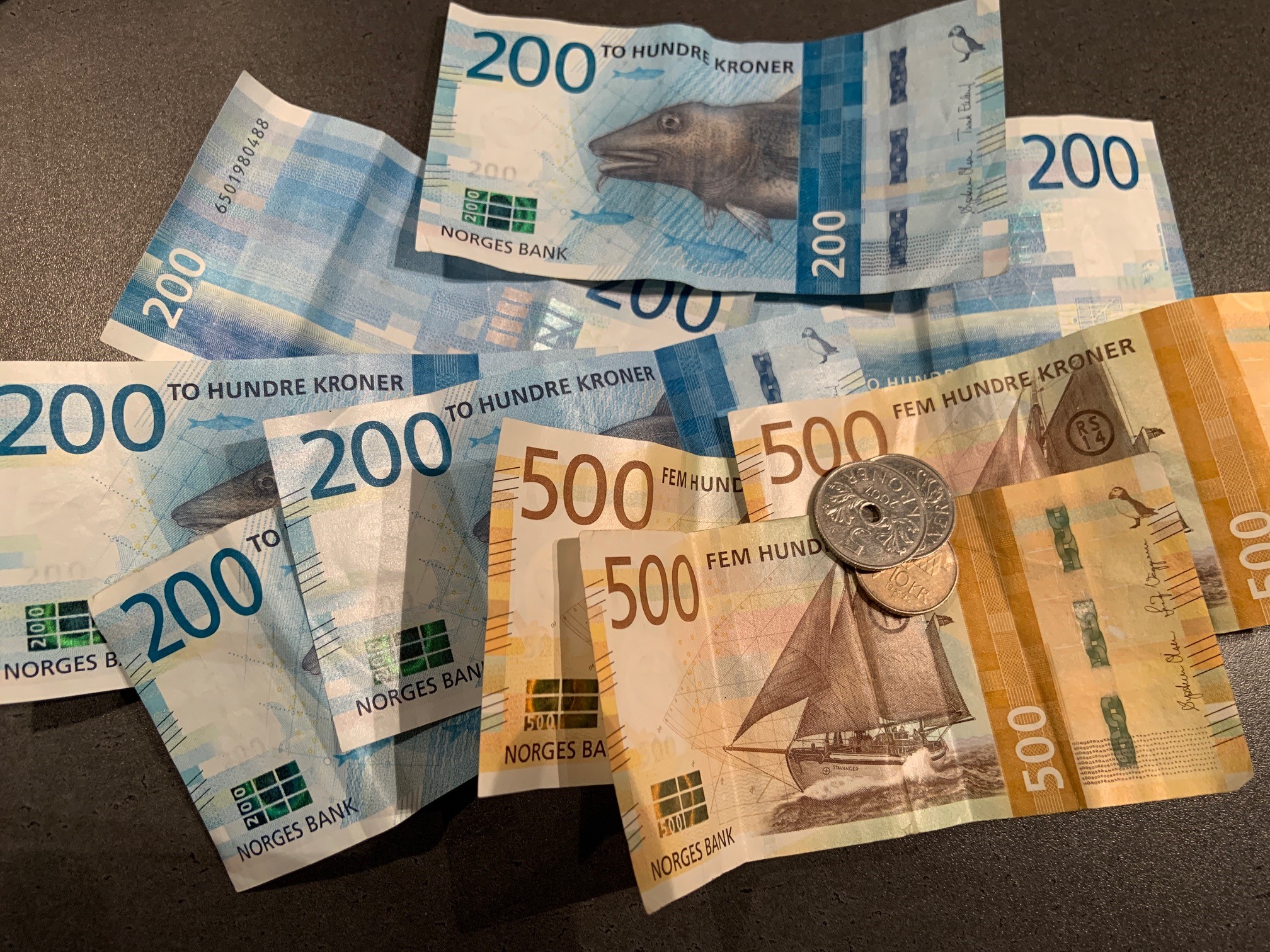 YS/LO og NHO sitter nå ved forhandlingsbordet.